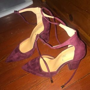 Pointed strappy high heeled sandals